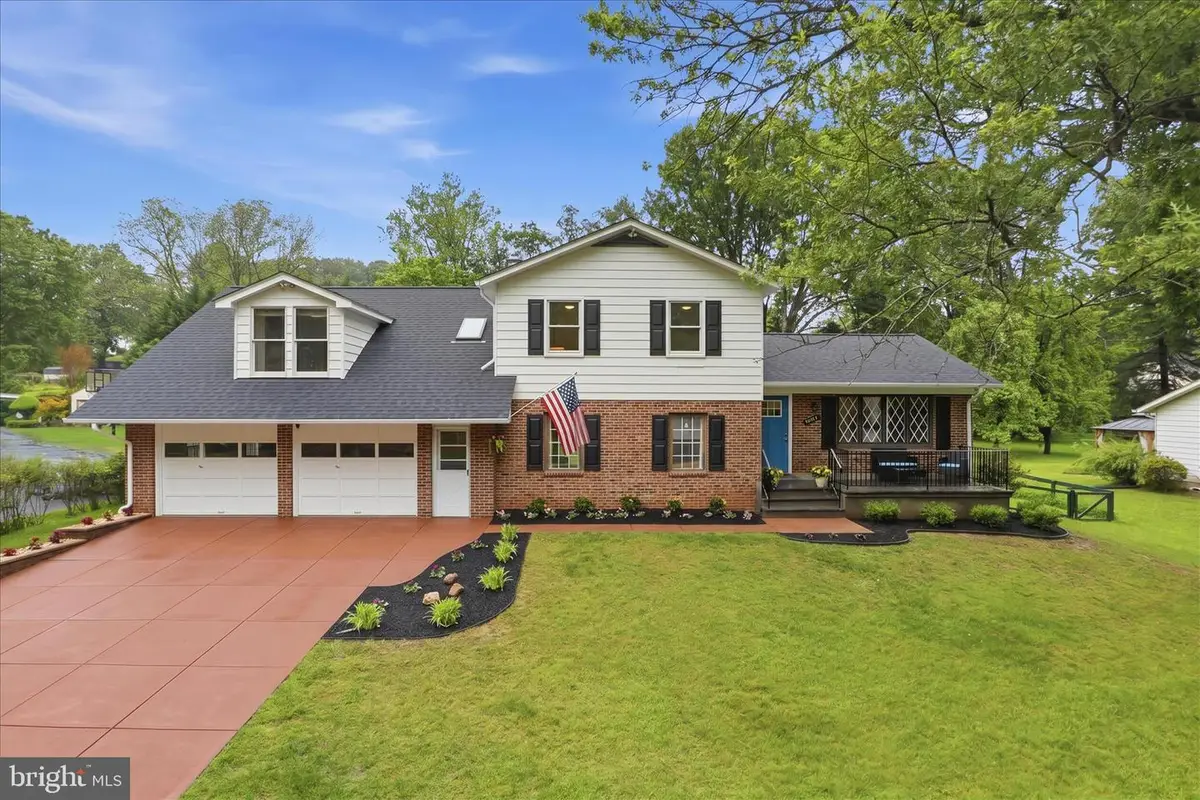 6939 Wick Ln, Rockville, MD 20855 - #1
