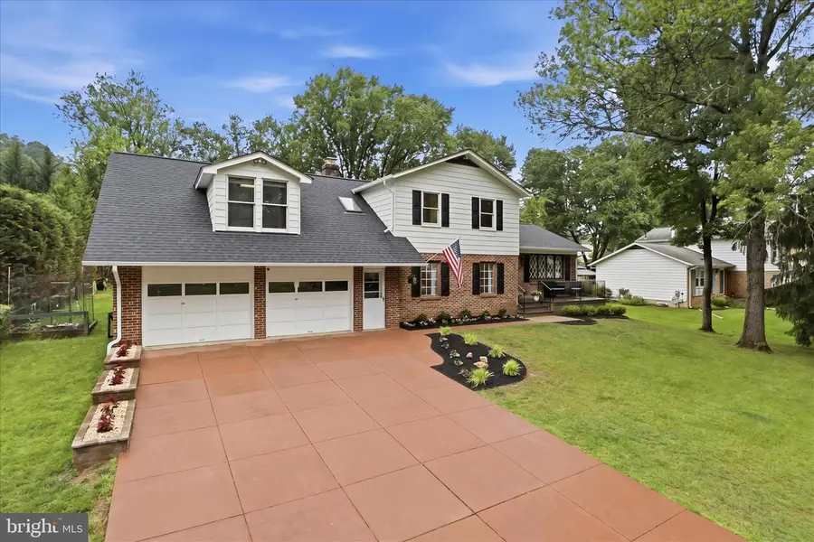 6939 Wick Ln, Rockville, MD 20855 - #2