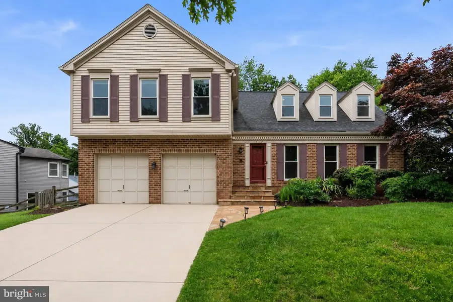 1119 Halesworth Dr, Potomac, MD 20854 - #2
