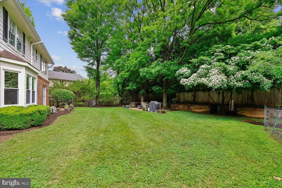 16 Fairwood Ct, Rockville, MD 20850 - #3
