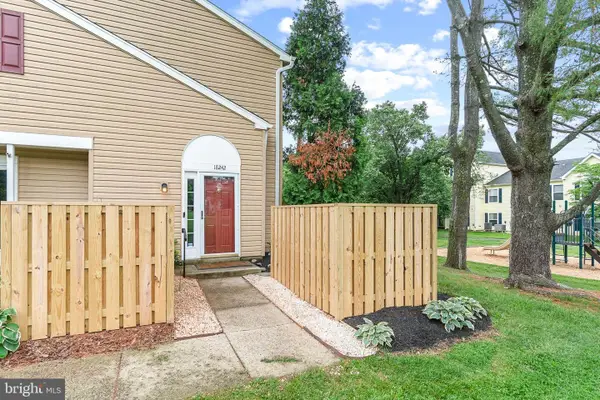 18242 Rolling Meadow Way #32, OLNEY, MD 20832