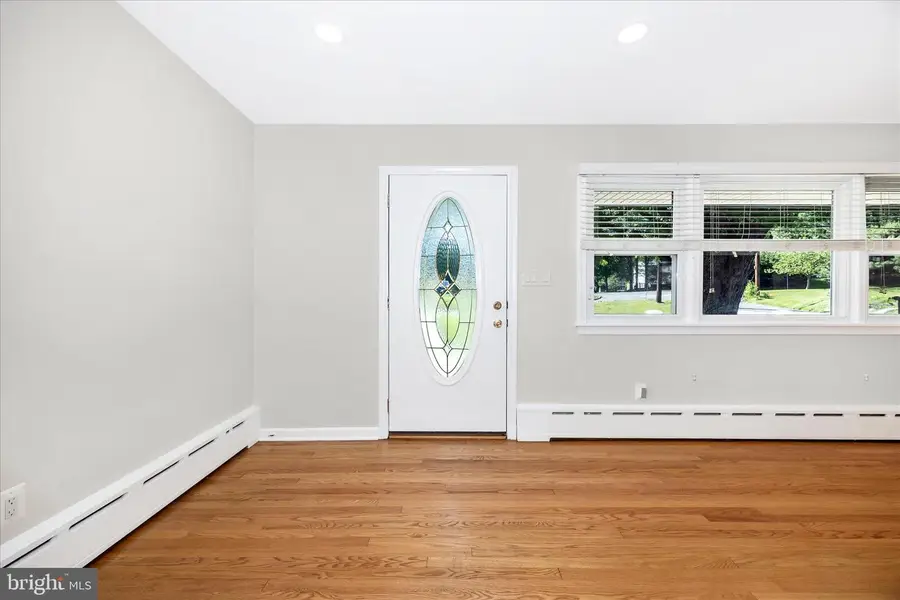 16215 Redland Rd, Rockville, MD 20855 - #3