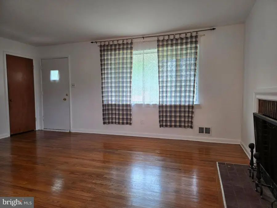1802 Alberti Dr, Silver Spring, MD 20902 - #3