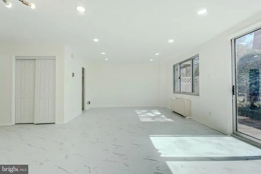1900 Lyttonsville Rd #110, Silver Spring, MD 20910 - #3