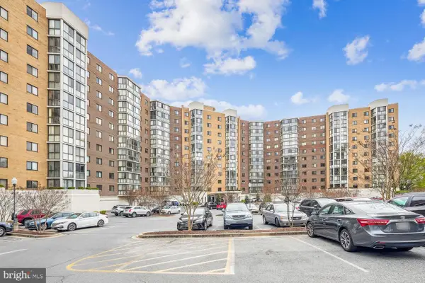 15100 Interlachen Dr #4-702, SILVER SPRING, MD 20906