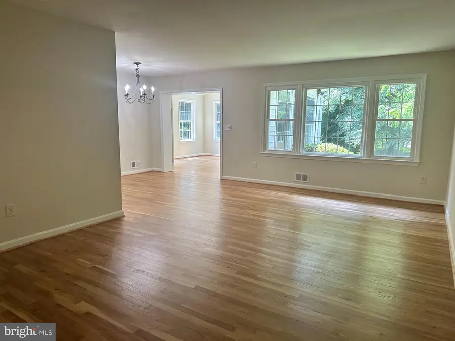 10 Caddy Ct, Derwood, MD 20855 - #3