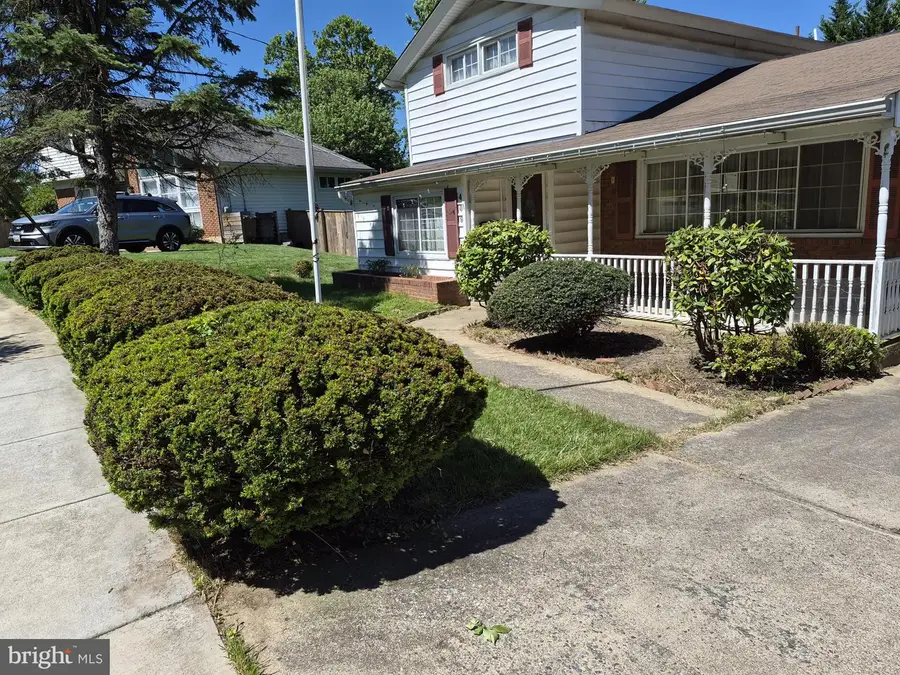409 Hull Pl, Rockville, MD 20852 - #2