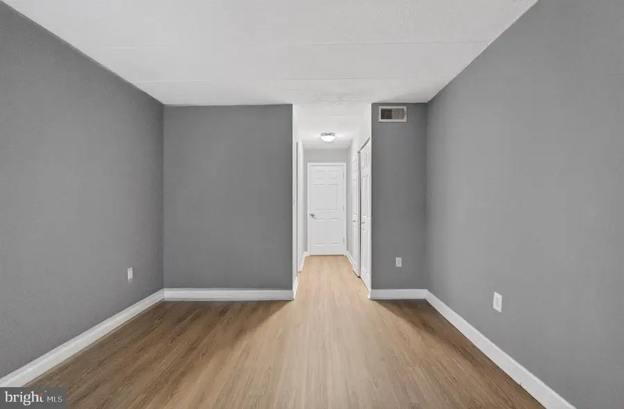 3301 Hewitt Ave #403, Silver Spring, MD 20906 - #2