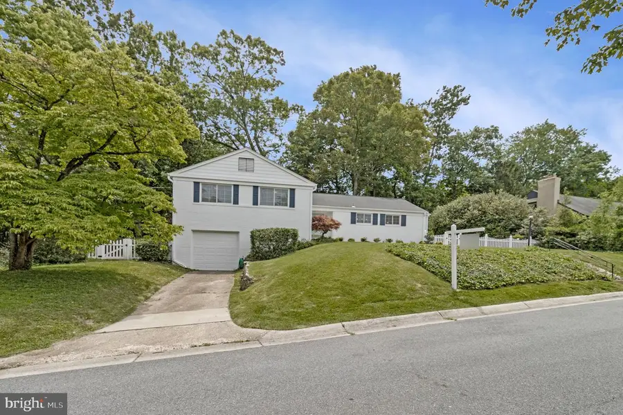 7411 Wyndale Ln, Chevy Chase, MD 20815 - #3