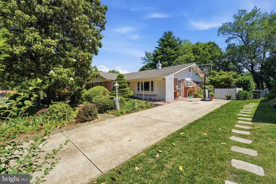 12615 Eastbourne Dr, Silver Spring, MD 20904 - #2
