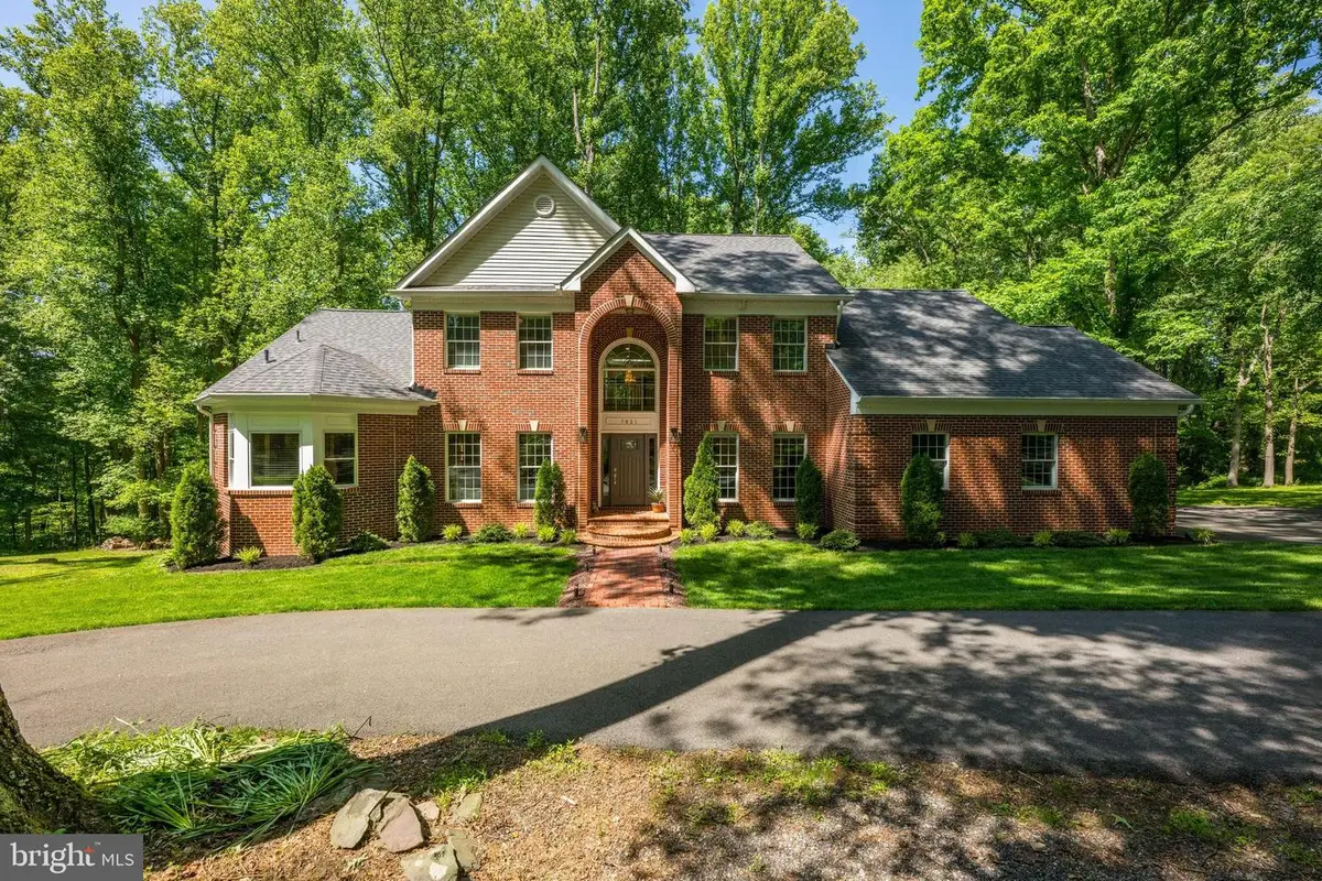 7921 Goodhurst Dr, Gaithersburg, MD 20882 - #1