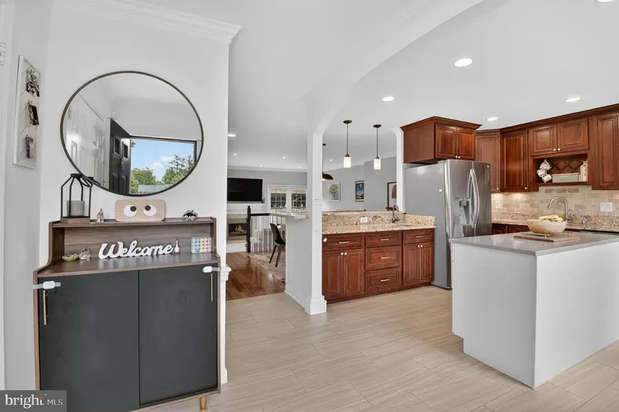 11107 Candlelight Ln, Potomac, MD 20854 - #2