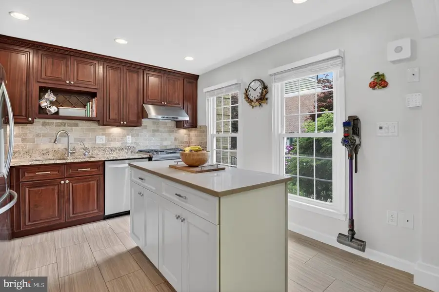 11107 Candlelight Ln, Potomac, MD 20854 - #3
