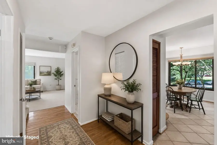 9801 Dairyton Ct, Gaithersburg, MD 20886 - #3