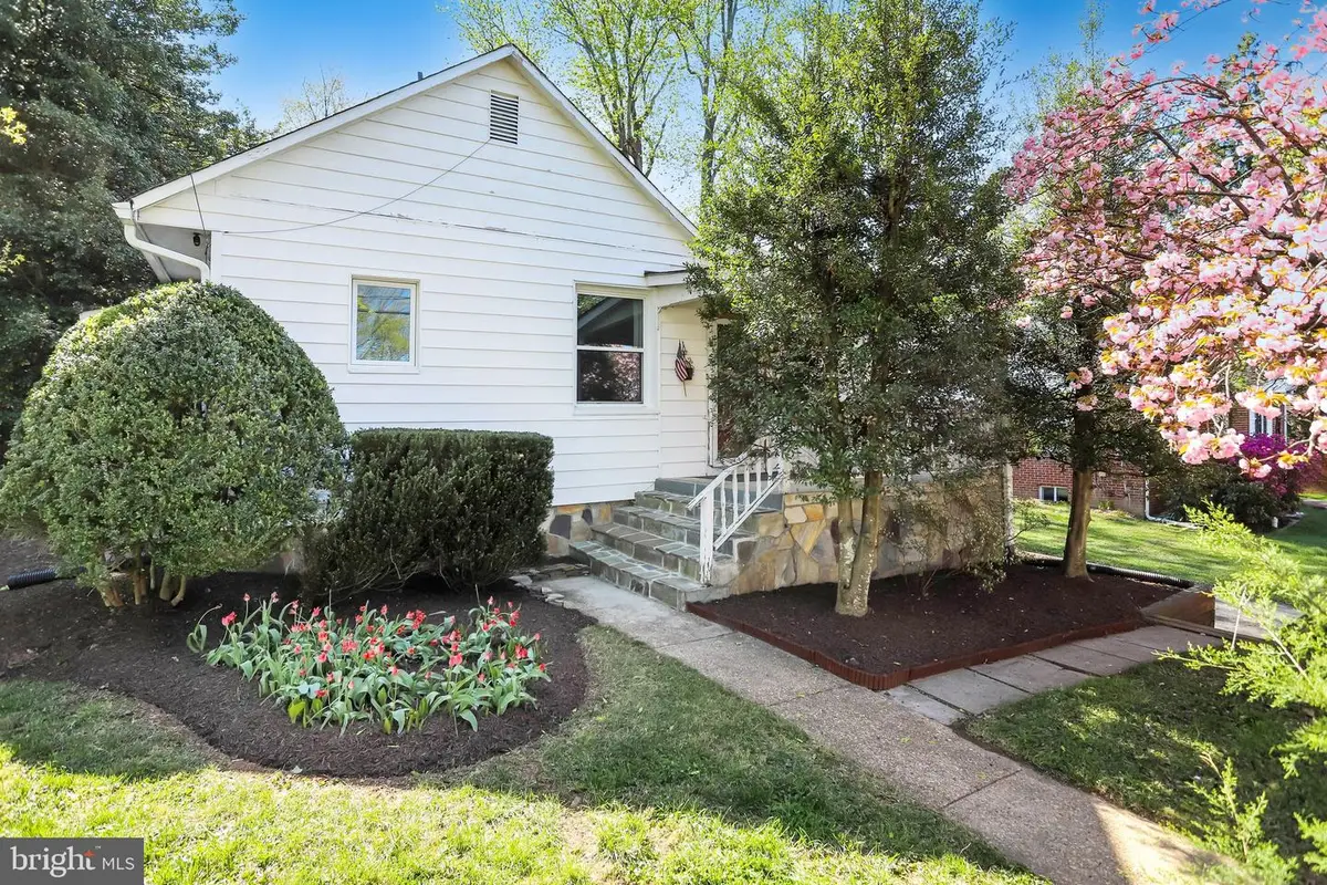 209 Cedar Ave, Gaithersburg, MD 20877 - #1