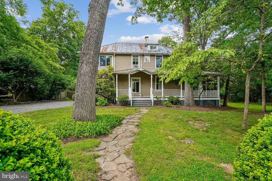 16 Maple Ave, Washington Grove, MD 20880 - #2