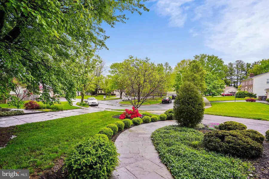 6 Crestview Ct, Potomac, MD 20854 - #2