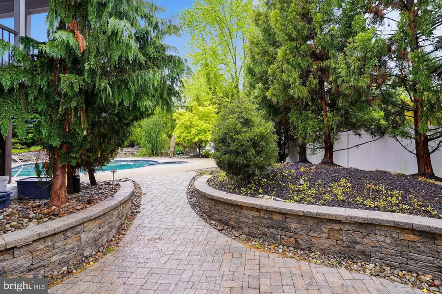 6 Crestview Ct, Potomac, MD 20854 - #3