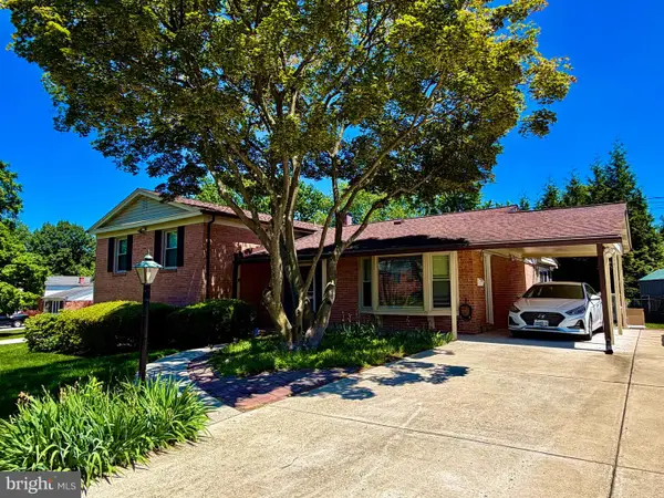 2 Foxhall Ct, SILVER SPRING, MD 20906