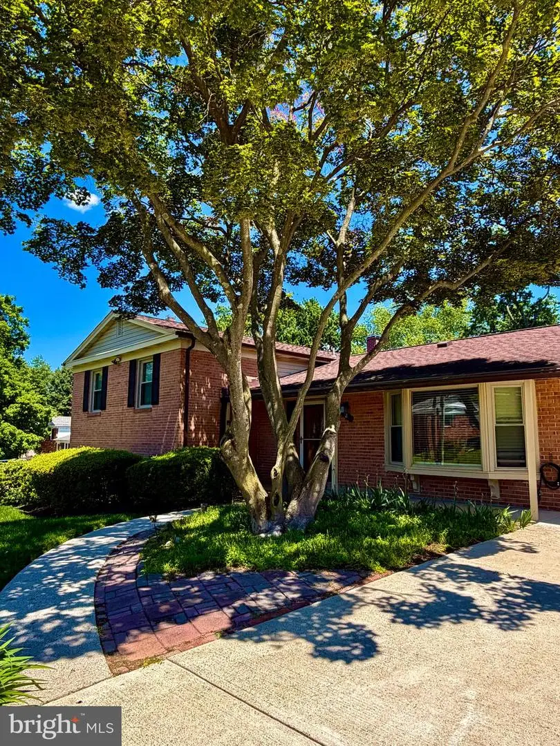 2 Foxhall Ct, Silver Spring, MD 20906 - #3