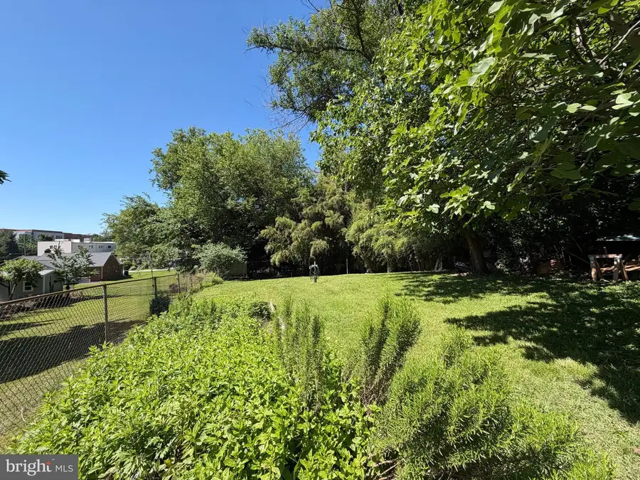 620 Ritchie Ave, Silver Spring, MD 20910 - #2
