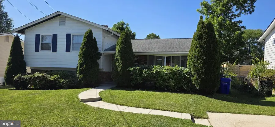 13607 Grenoble Dr, Rockville, MD 20853 - #2