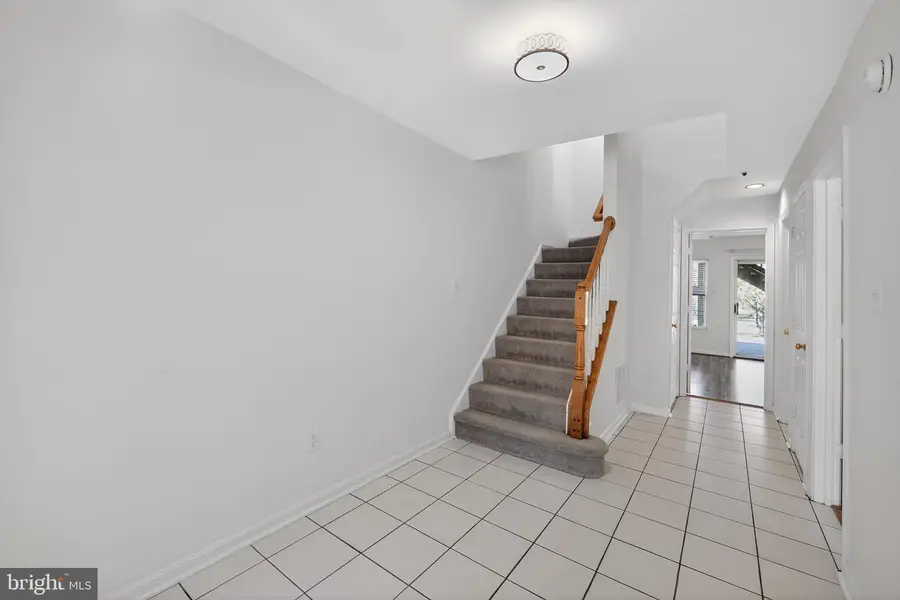 20301 Trolley Crossing Ct, Gaithersburg, MD 20886 - #2