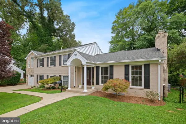 7531 Cayuga Ave, BETHESDA, MD 20817