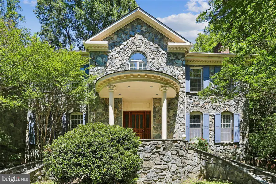 11720 Glen Ct, Potomac, MD 20854 - #2