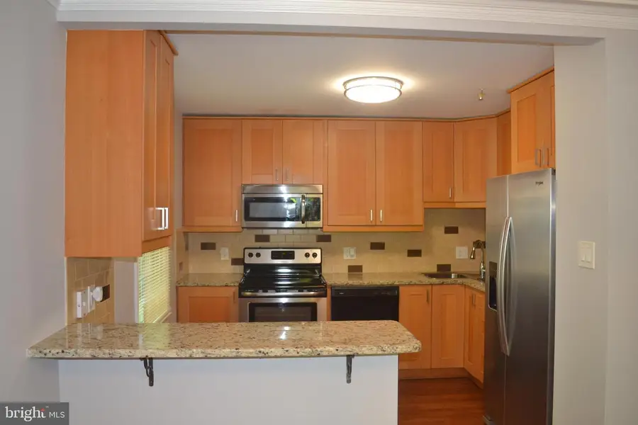 1 Ingleside Ct, Rockville, MD 20850 - #2