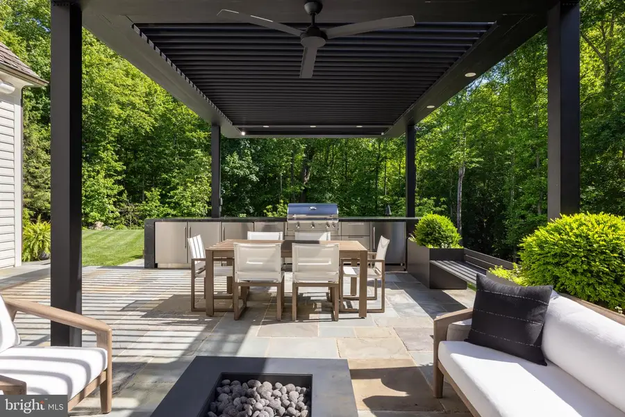 8611 Country Club Dr, Bethesda, MD 20817 - #3