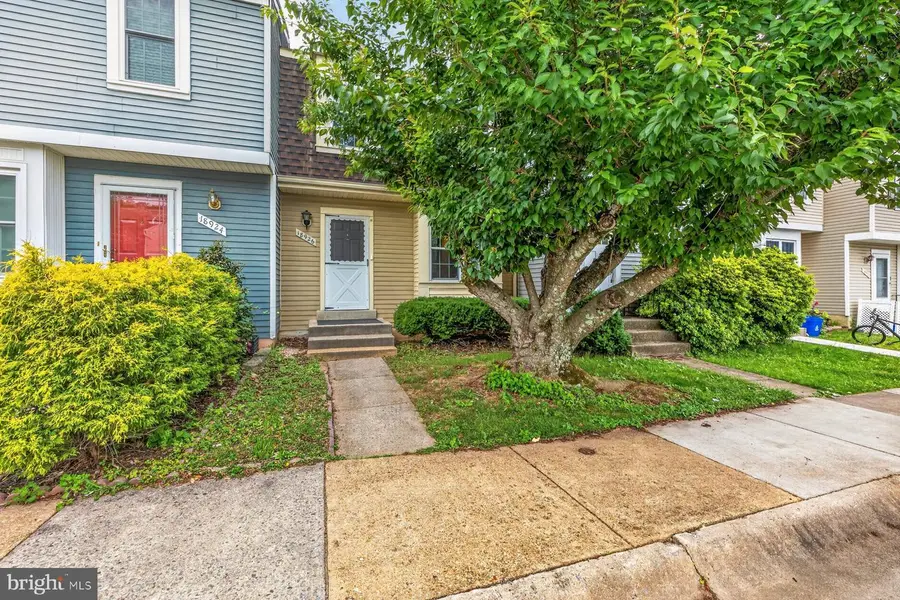 18926 Birdseye Dr, Germantown, MD 20874 - #2