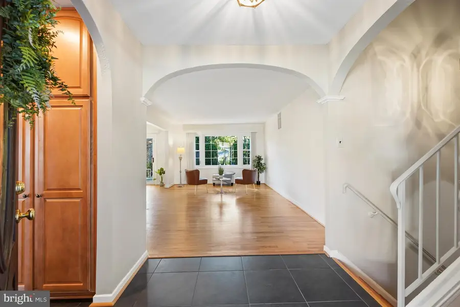 14313 Barkwood Dr, Rockville, MD 20853 - #2