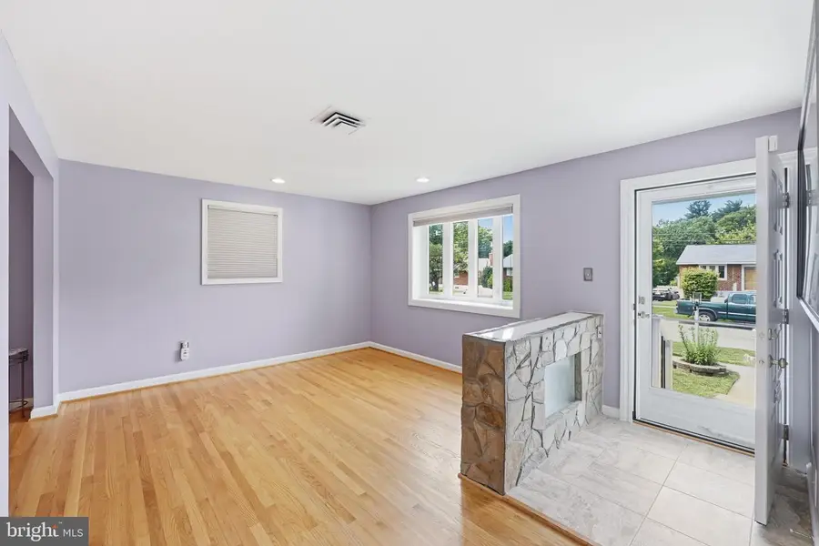 10713 Gregory St, Silver Spring, MD 20901 - #2