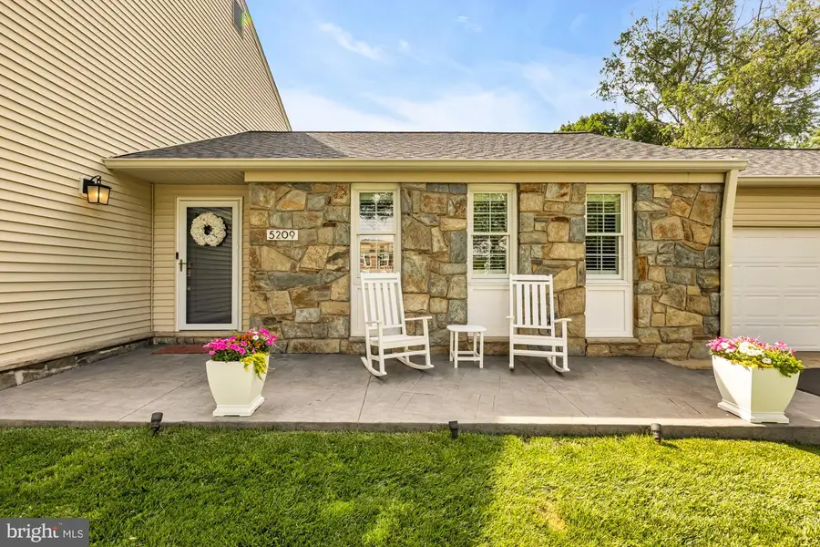 5209 Continental Dr, Rockville, MD 20853 - #3