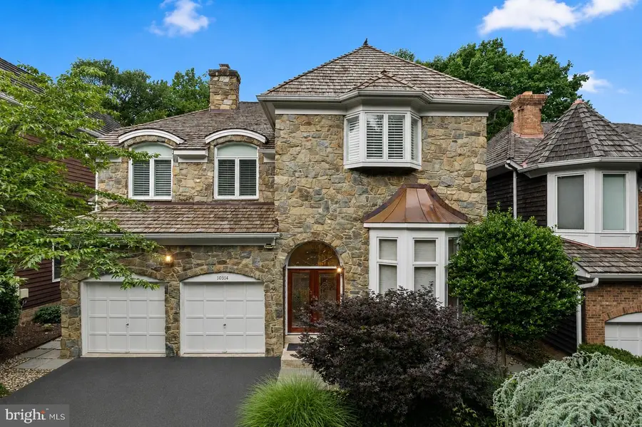 10314 Thornbush Ln, Bethesda, MD 20814 - #2