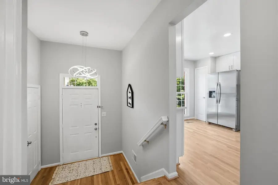6028 Loganwood Dr, Rockville, MD 20852 - #2