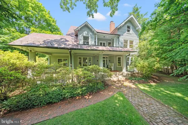 5 Chevy Chase Cir, CHEVY CHASE, MD 20815