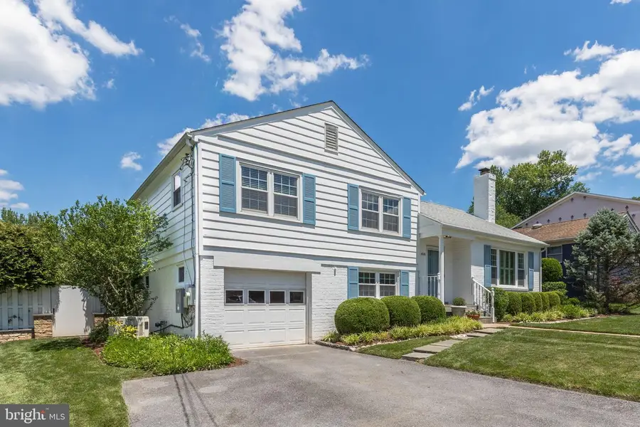 4509 Clearbrook Ln, Kensington, MD 20895 - #2