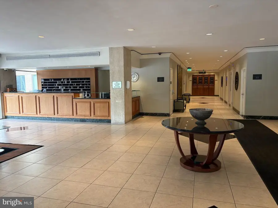 10401 Grosvenor Pl #817, Rockville, MD 20852 - #2