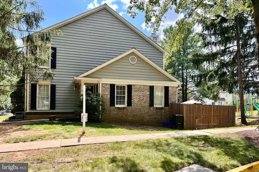 8527 Fountain Valley Dr, Montgomery Village, MD 20886 - #2
