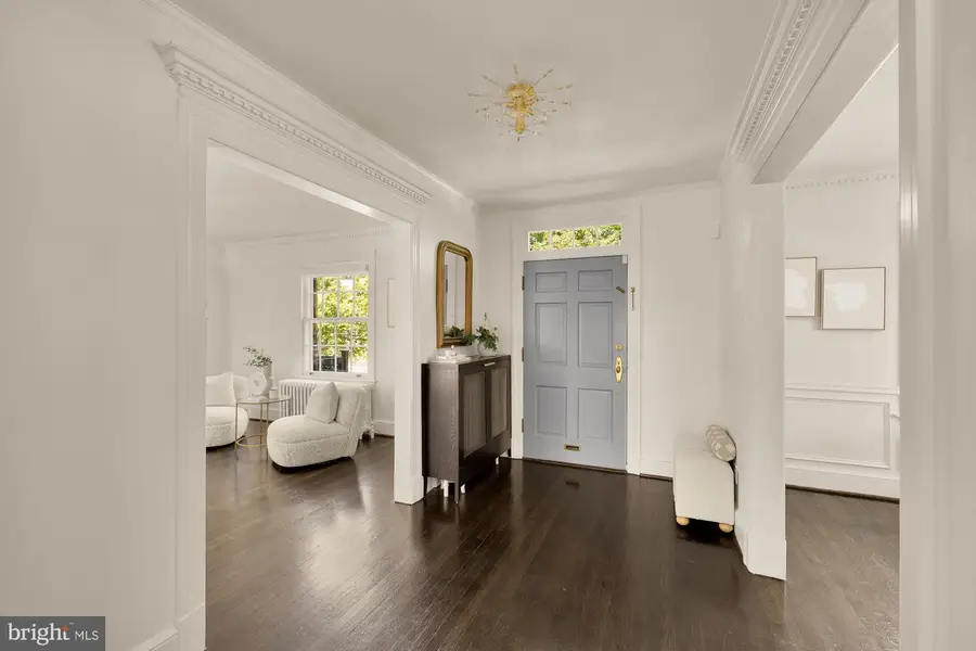 7104 Beechwood Dr, Chevy Chase, MD 20815 - #3