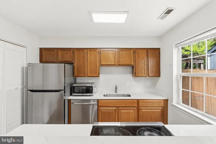 15711 Ambiance Dr, North Potomac, MD 20878 - #3