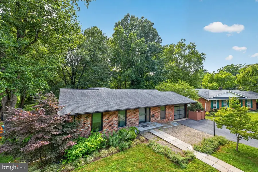 11733 Devilwood Dr, Potomac, MD 20854 - #2