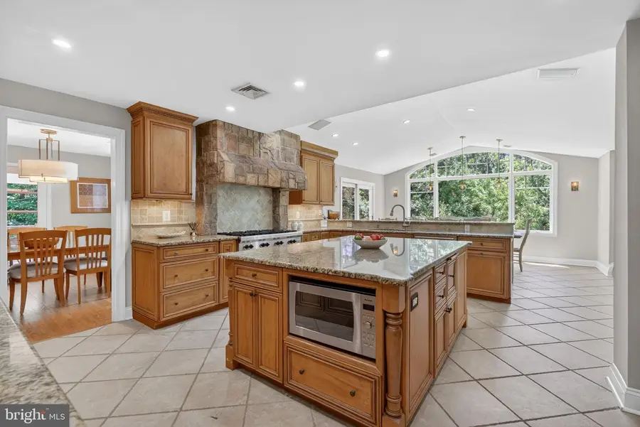 9701 Overlea Dr, Rockville, MD 20850 - #2