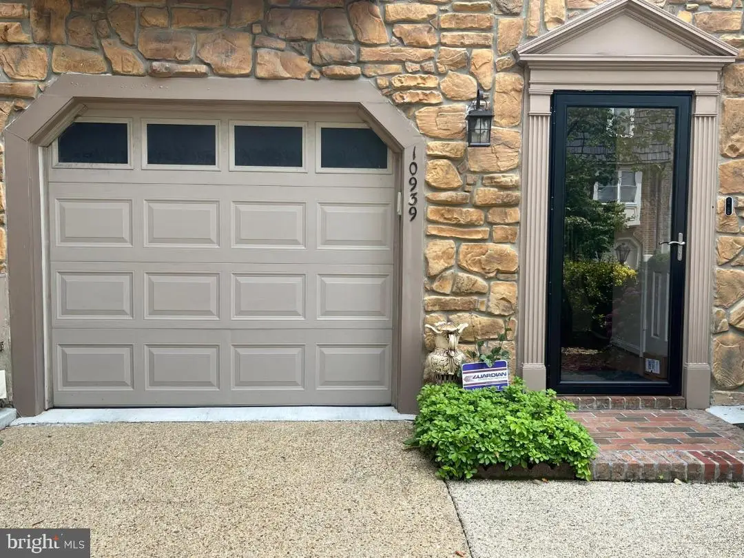 10939 Pebble Run Dr, Silver Spring, MD 20902 - #1