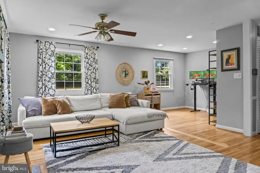 12905 Darnestown Rd, Gaithersburg, MD 20878 - #2
