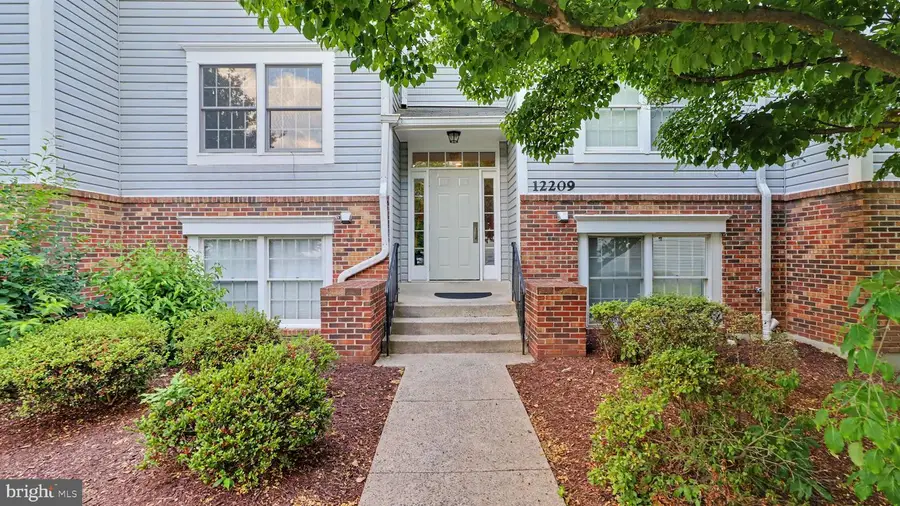 12209 Saint Peter Ct #e, Germantown, MD 20874 - #2