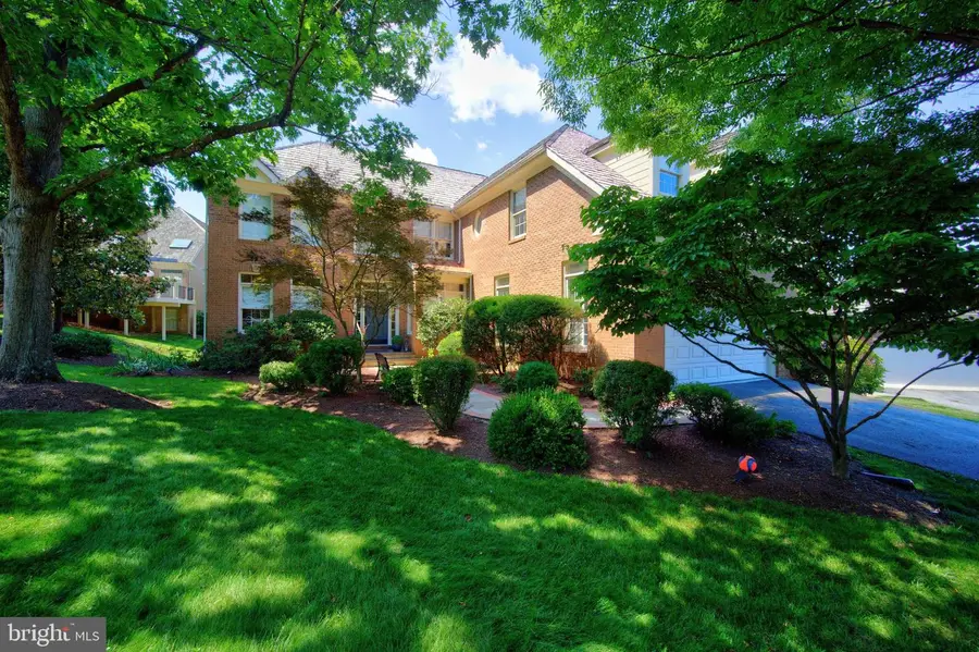9110 Willow Gate Ln, Bethesda, MD 20817 - #2