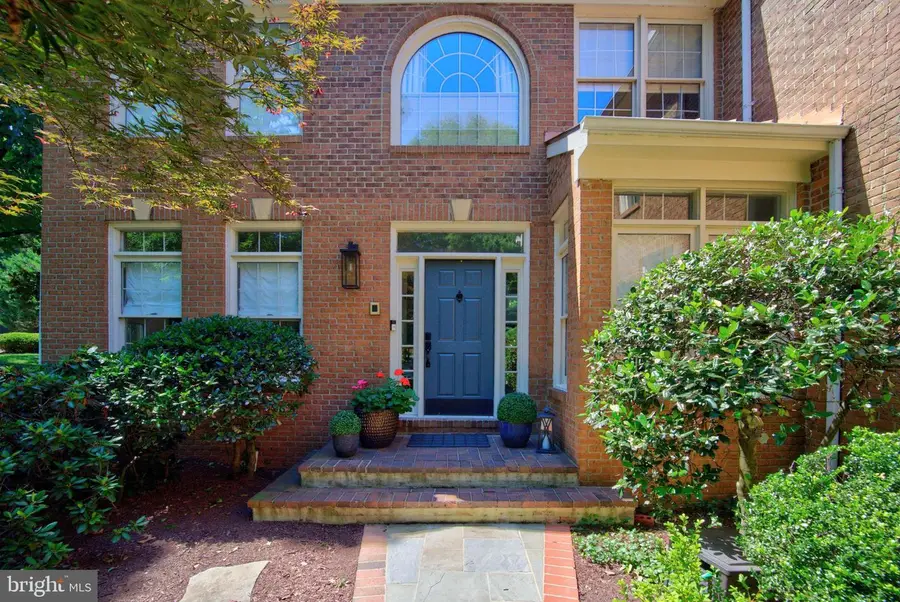 9110 Willow Gate Ln, Bethesda, MD 20817 - #3